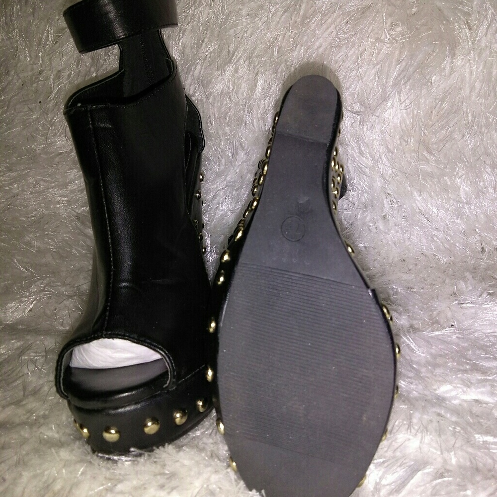 Black Platforms - image 5